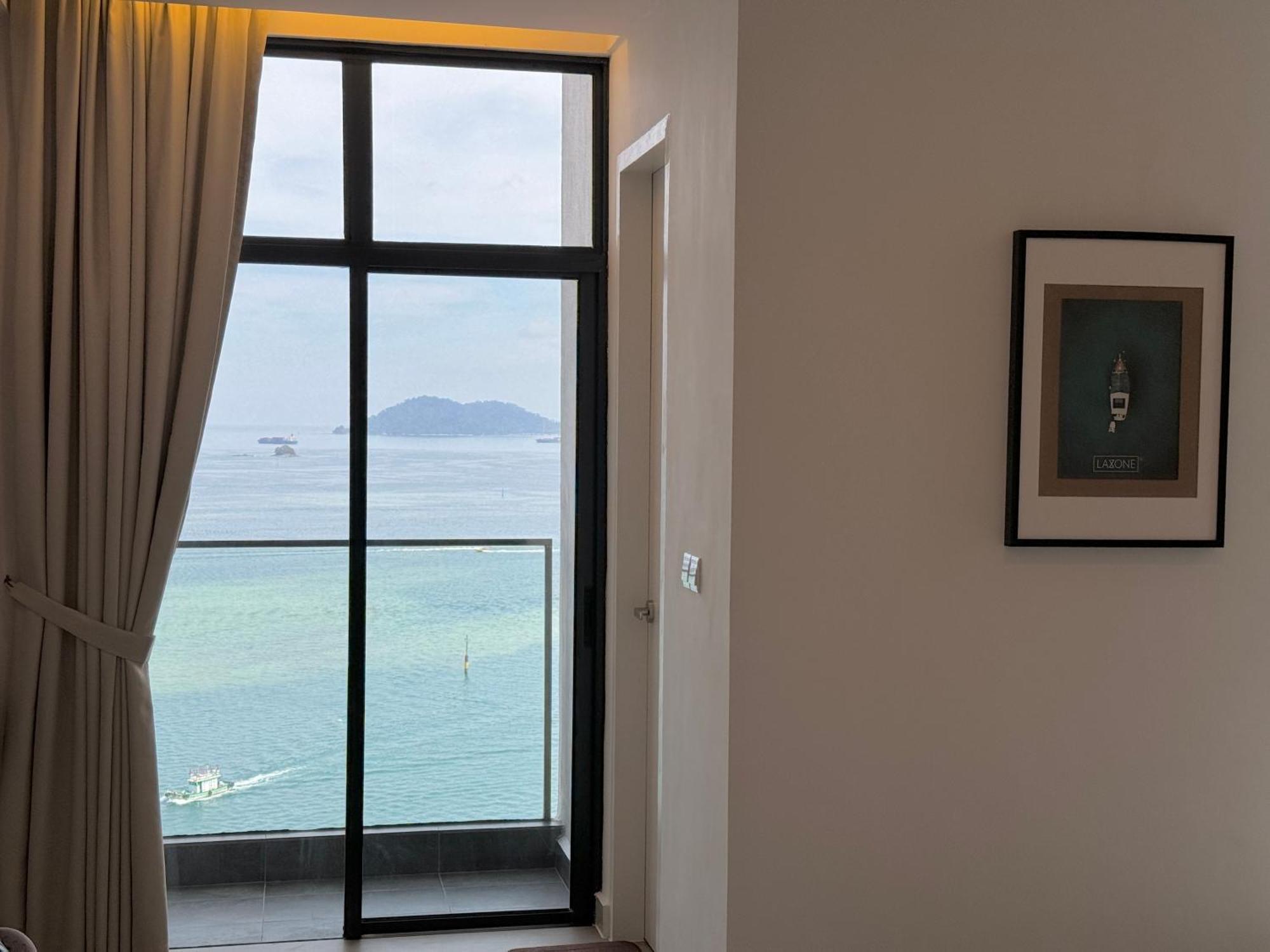 The Shore Cbd Kota Kinabalu By Laxzone Suite Eksteriør bilde