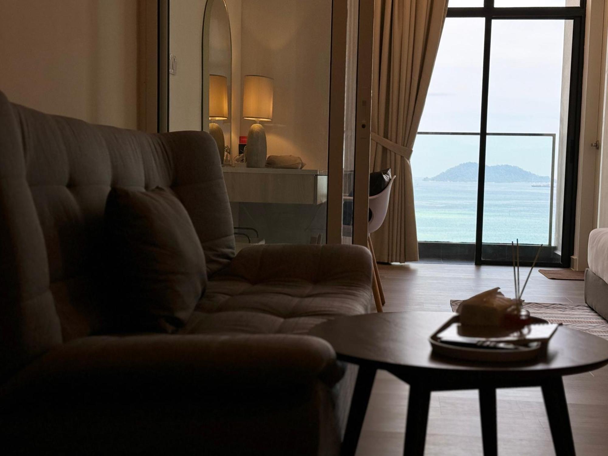 The Shore Cbd Kota Kinabalu By Laxzone Suite Eksteriør bilde