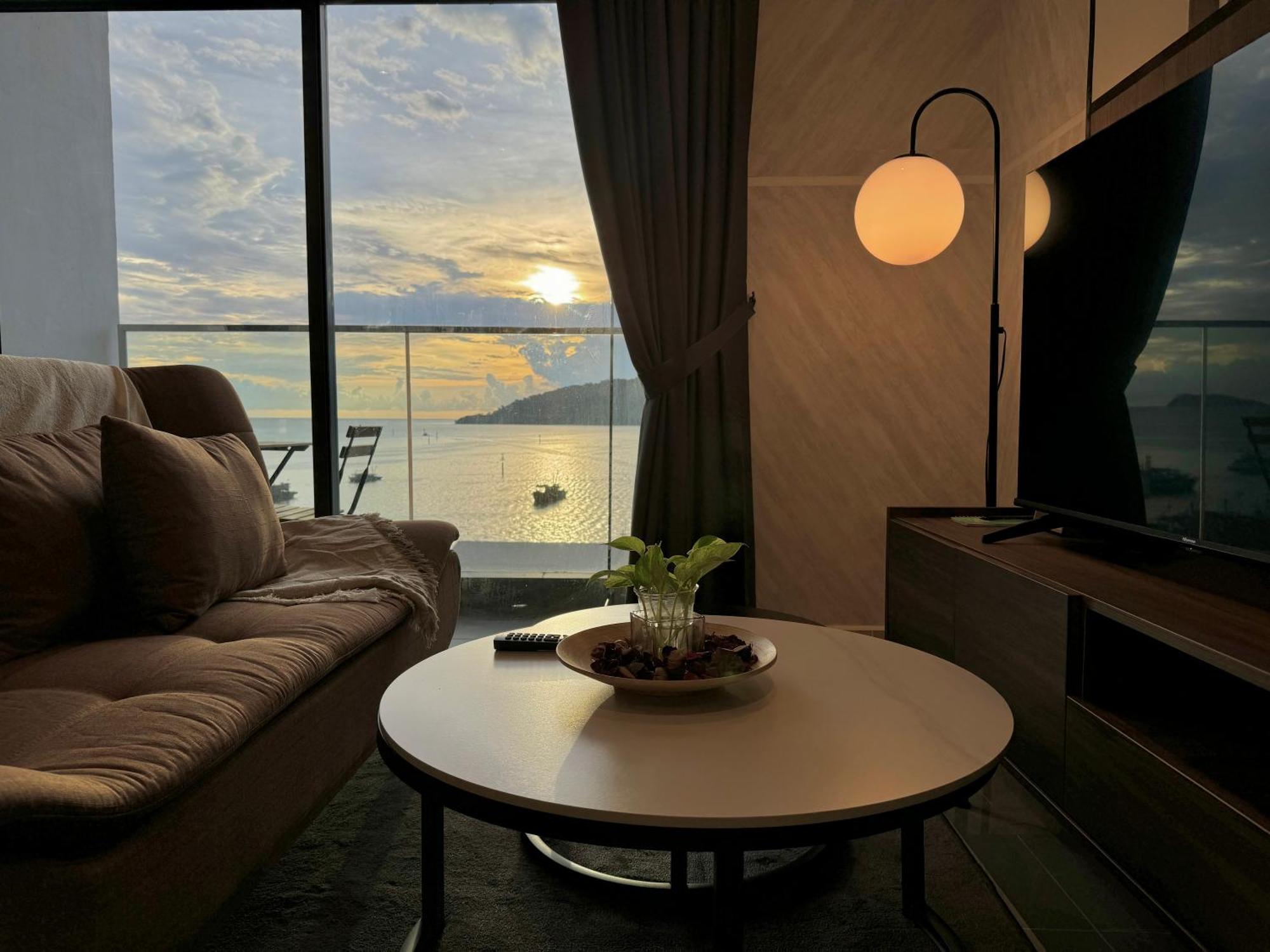 The Shore Cbd Kota Kinabalu By Laxzone Suite Eksteriør bilde