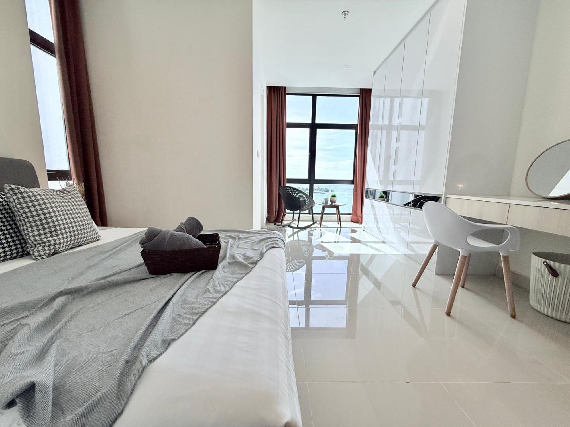 The Shore Cbd Kota Kinabalu By Laxzone Suite Eksteriør bilde