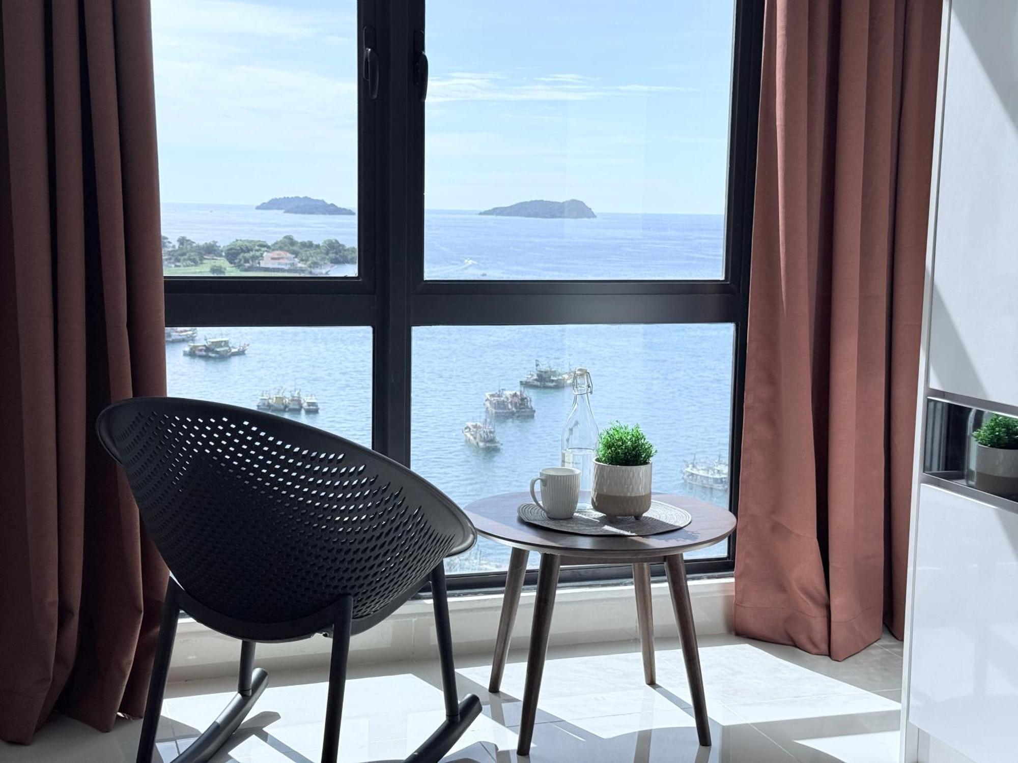 The Shore Cbd Kota Kinabalu By Laxzone Suite Eksteriør bilde